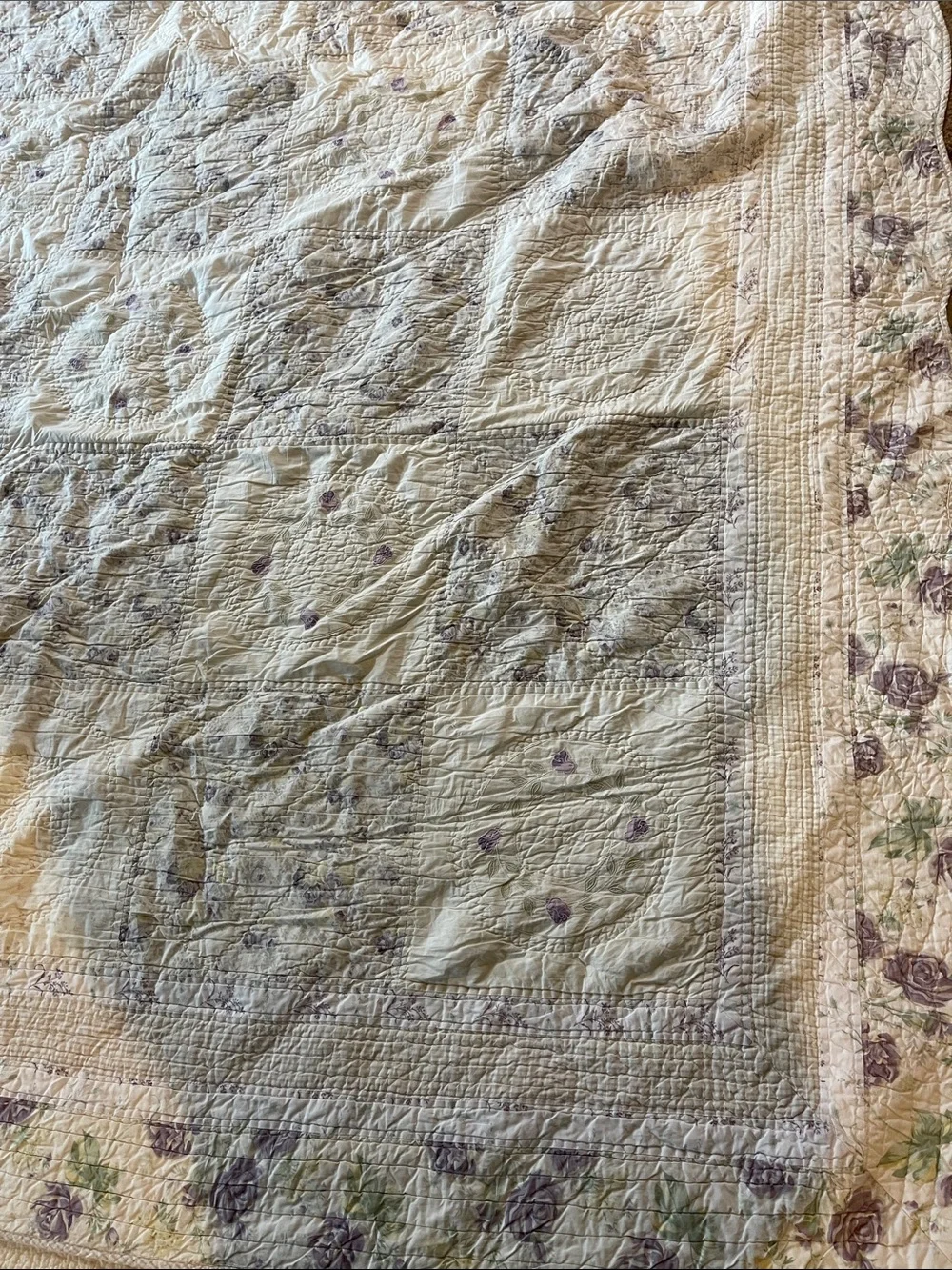 Vintage Floral Quilted Bedspread in Cream and Lavender mint queen